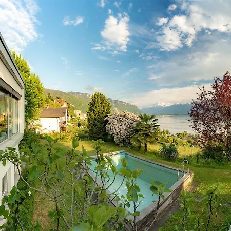 Rooms In Splendid Apartment With Parking-Stunning Lake View *