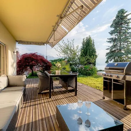 Rooms In Splendid Apartment With Parking-Stunning Lake View